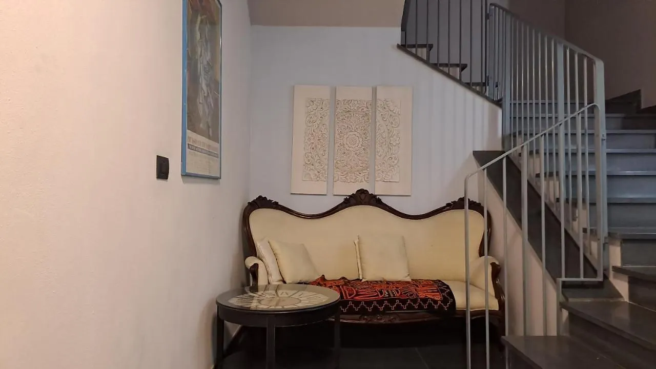 Blue Shades Hotel بيزا