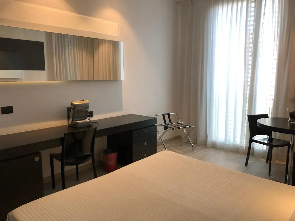 פיזה Blue Shades Hotel