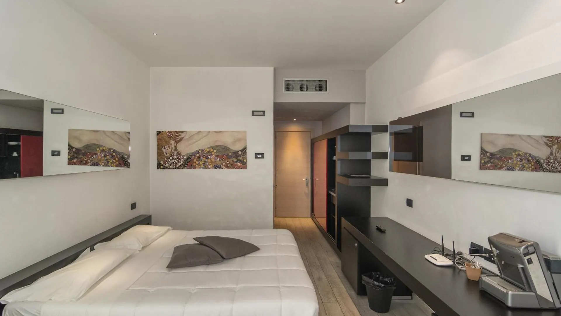 פיזה Blue Shades Hotel