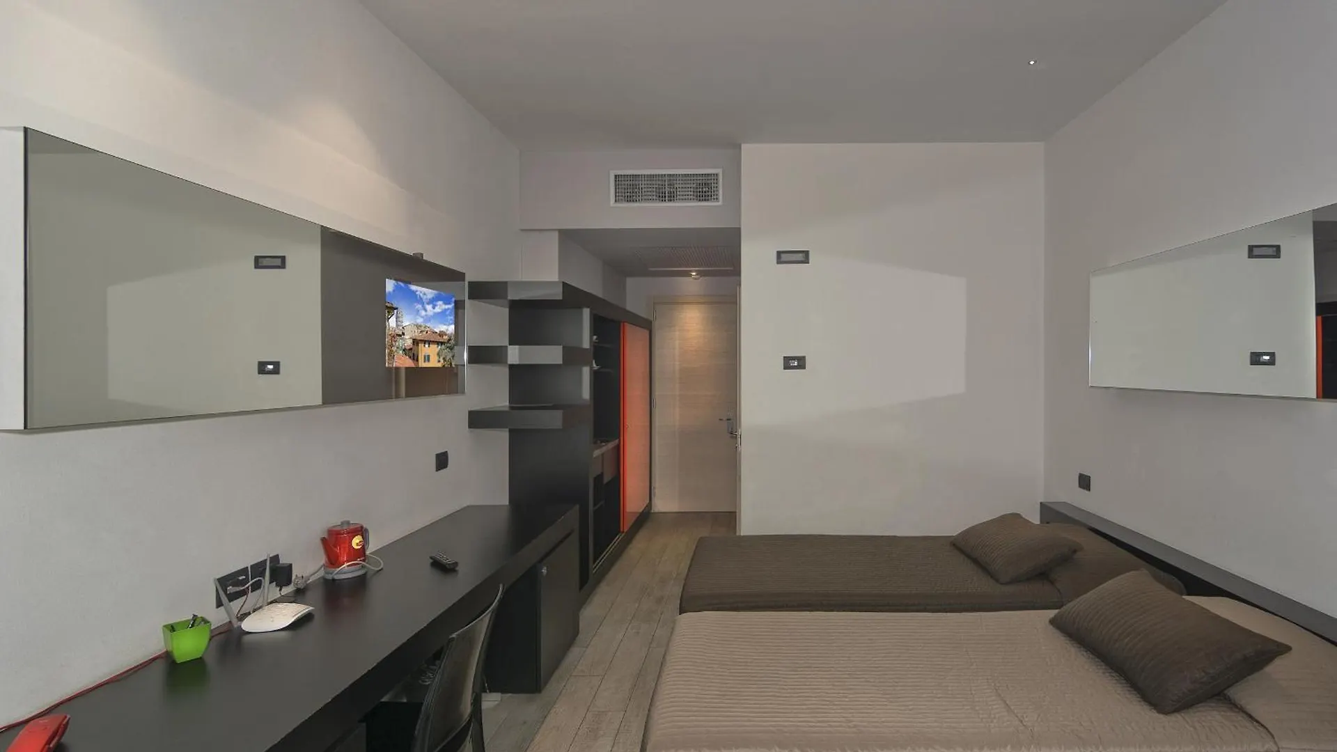 Blue Shades Hotel 피사 4*,