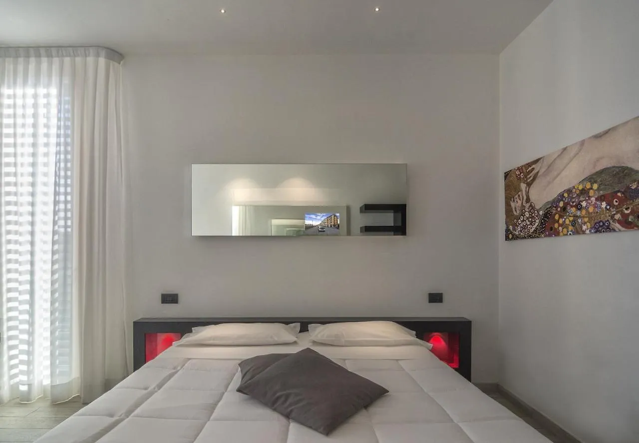Blue Shades Hotel 피사 4*,